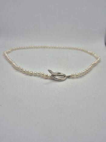 Ellipse freshwater pearl necklace