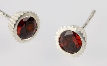 Cupcake with Faceted Garnet