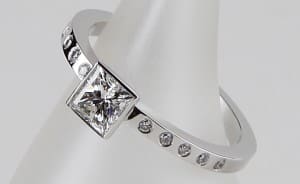Princess Ring Diamond with Shoulders