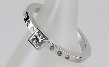 Princess Ring Diamond with Shoulders