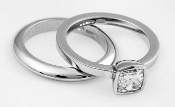 Velvet diamond ring
